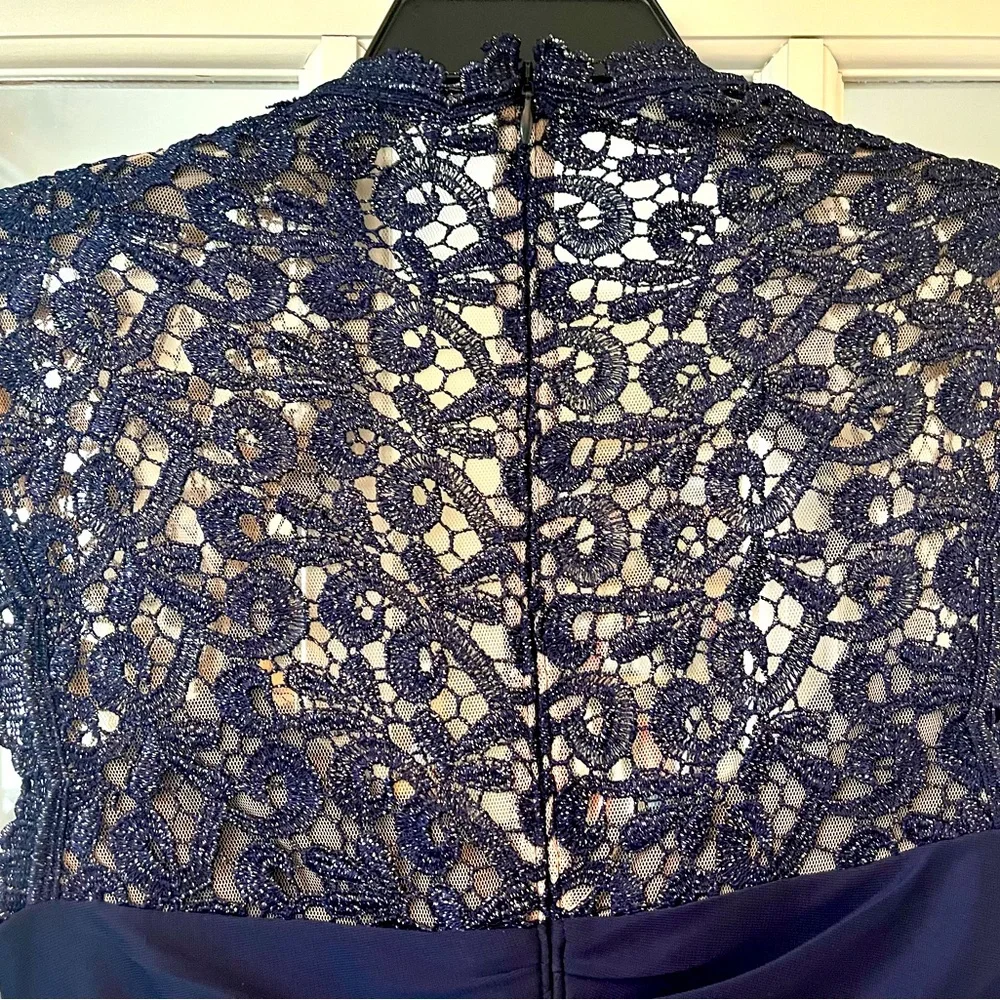 Gorgeous chiffon Navy blue formal gown - Picture 3 of 11